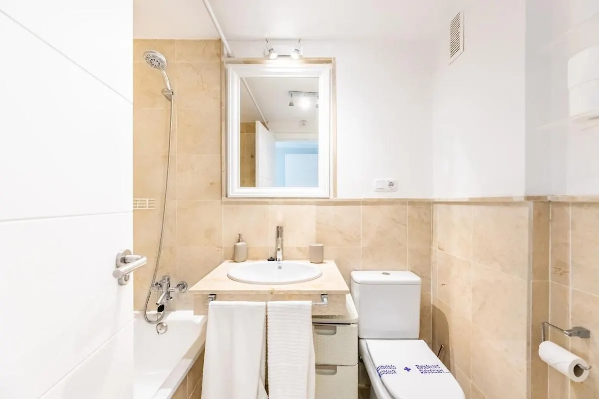 Apartment Coastal Escape & Sea Views By Hostlovers Manilva