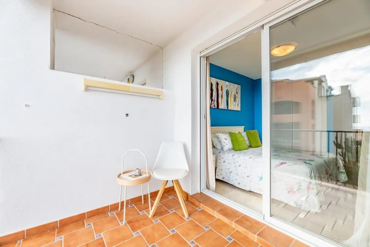 Apartment Coastal Escape & Sea Views By Hostlovers Manilva